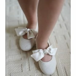 Brand new 🧨 Edgehill Collection X Nicola Bathie 👧 Girls' Audrey Bow Slip-On Flats (Toddler) Ivory ❤️ -Edgehill Collection Store unnamed file 106